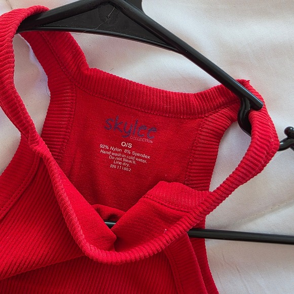 Skylee Collection Red Ribbed Halter Racerback Tank Top One Size OS - Picture 3 of 4